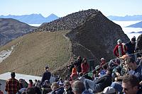 Menschanmassen beim Fliegerschiessen