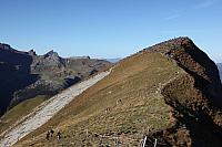 Zuschauerzone Tschingel (rt) und Brau (lk)