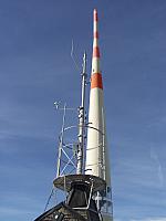 Sendeturm und vorne Wetterstation